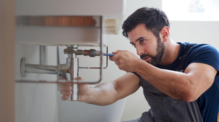 Professional water heater installation services in Aroma Park, IL